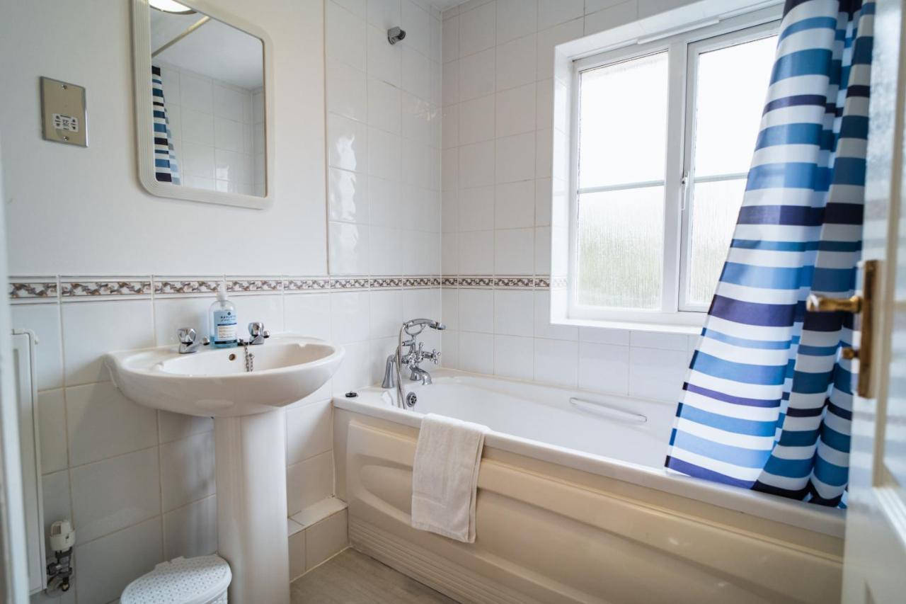 Beautiful Town House With Private Garden And Patio Villa Canford Magna Exterior foto